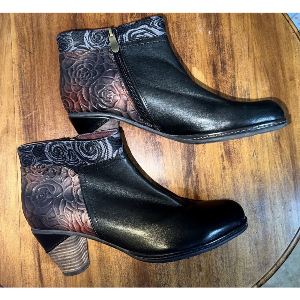 L' ARTISTE Esben Floral Embossed Black Leather Boots Heel Bootie Size 38 7.5
